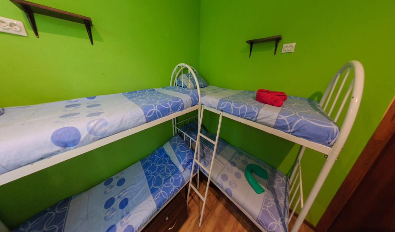 Yourhostel Svyatoshino Kiev Buitenkant foto