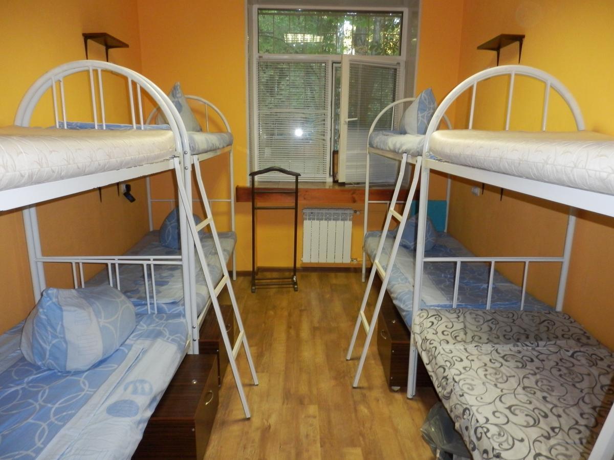 Yourhostel Svyatoshino Kiev Buitenkant foto