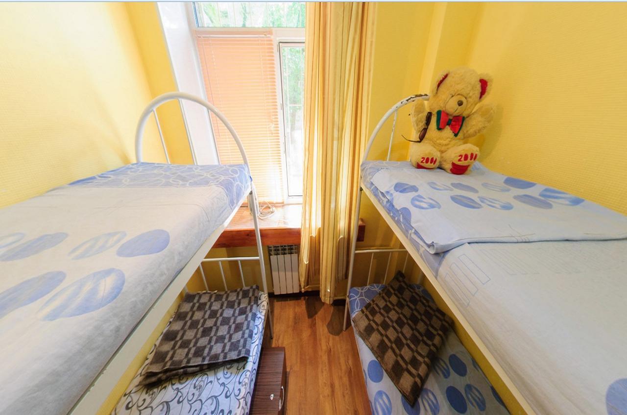 Yourhostel Svyatoshino Kiev Buitenkant foto